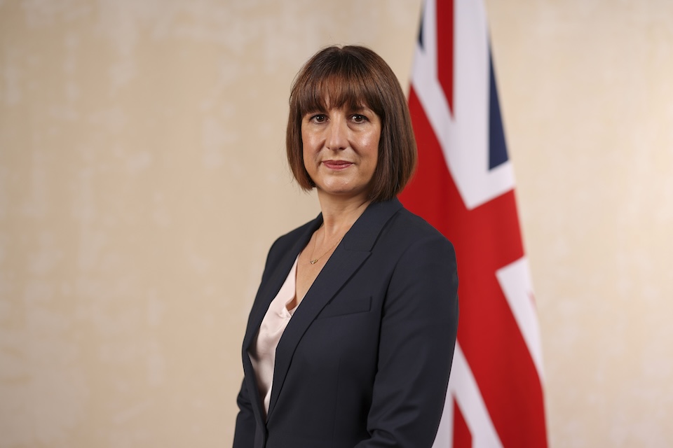 Imagem relacionada à notícia: Rachel Reeves Mansion House 2025 discurso