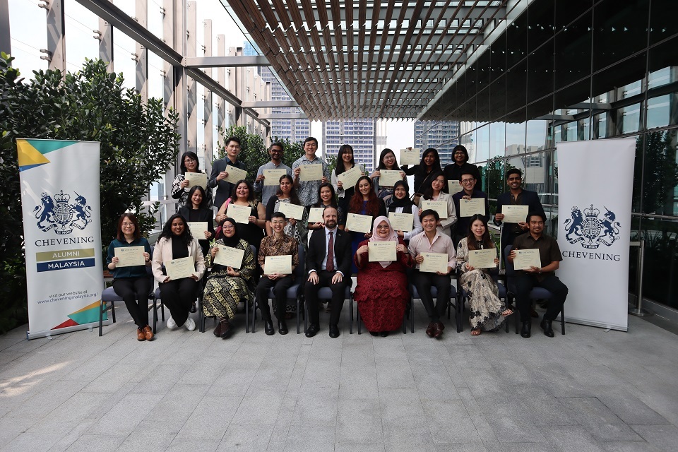 Imagem relacionada à notícia: Devolução de 35 Malásia Os estudiosos do Chevening concluem as celebrações do ano de Chevening 40 o aniversário